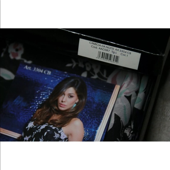 Karelpiu 👚 NightDress - Picture 3 of 4